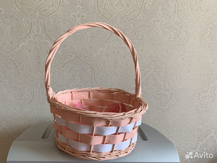 Корзина плетеная розовая