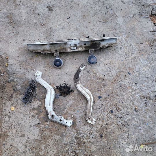 Верхняя планка радиатора на лифан х50