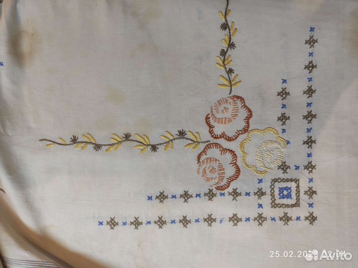 Винтажная скатерть с вышивкой