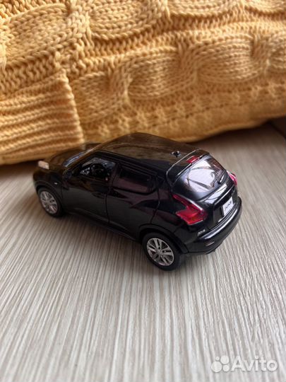 Редкая моделька nissan juke 1:43 коллекционная