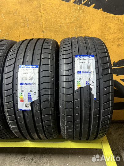 Triangle EffeXSport TH202 235/45 R17