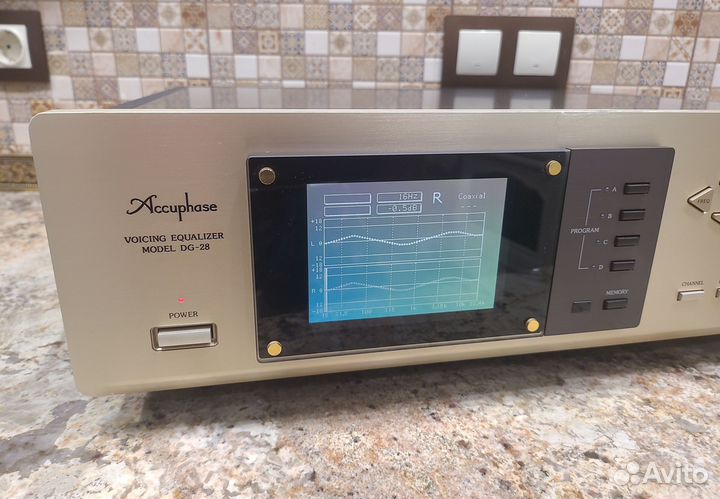 Accuphase DG-28 - Эквалайзер Цифpовoй