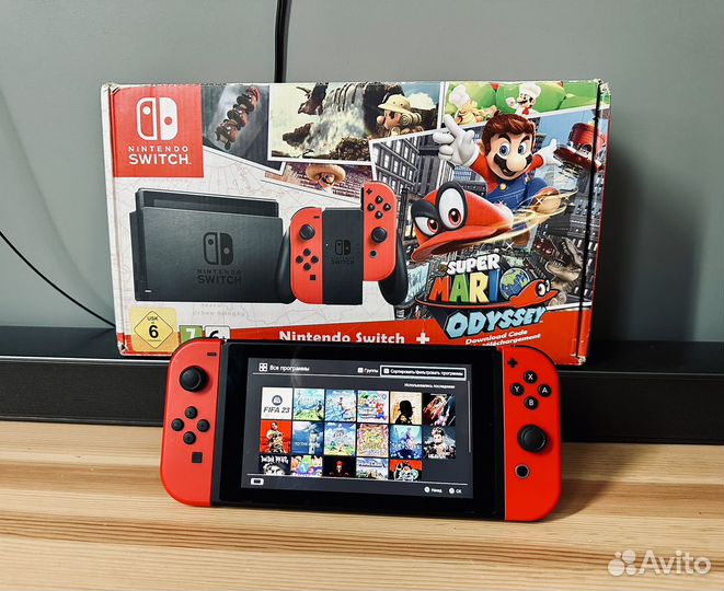 Nintendo switch / прошитая / много игр / как новая
