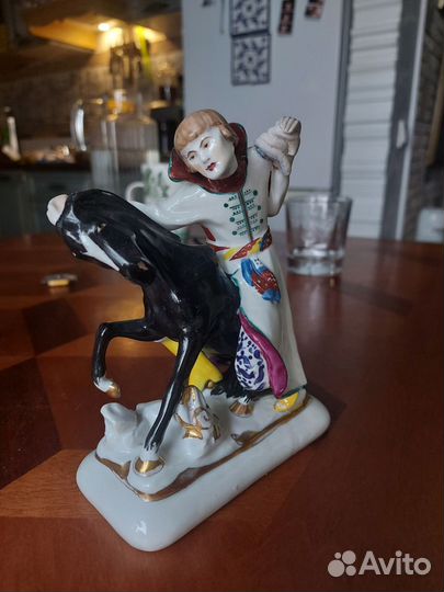 Фарфоровые статуэтки