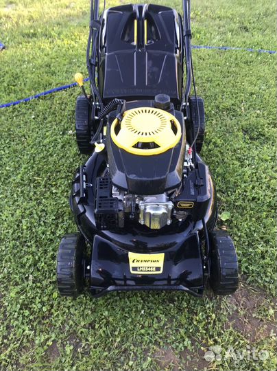 Газонокосилка бензиновая самоходная