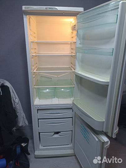 Холодильник бу stinol