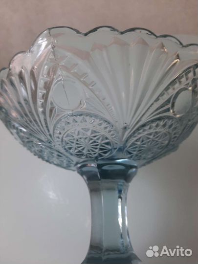 Ваза для фруктов на ножке цветное стекло СССР