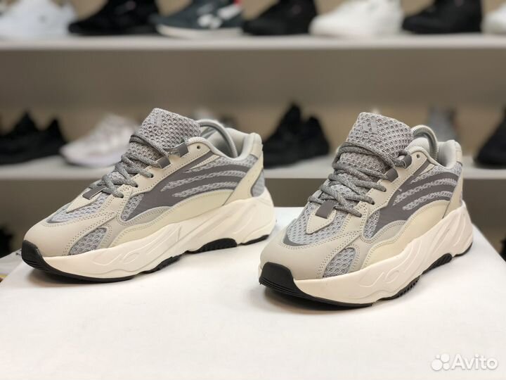 Кроссовки Adidas Yeezy boost 700