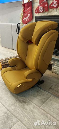 Автомобильное кресло