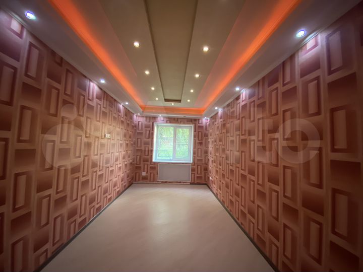 2-к. квартира, 73,7 м², 1/3 эт.