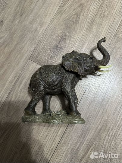 Статуэтка слон