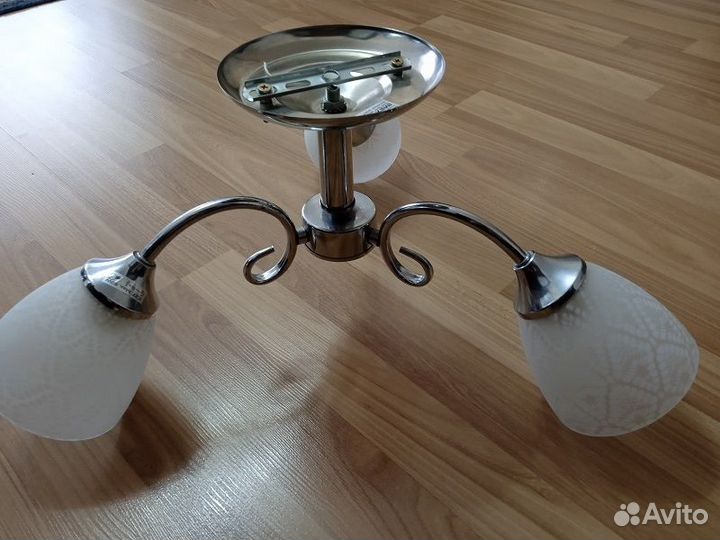 Продам люстру