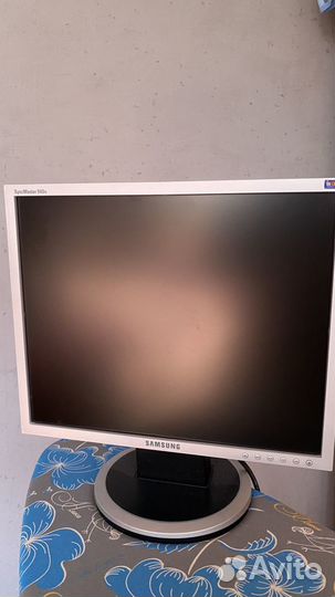 Монитор Samsung