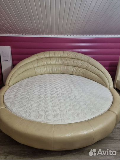 Кровать круглая Италия