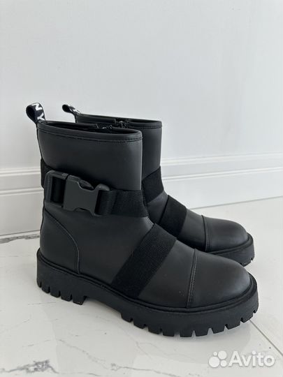 Ботинки женские dkny