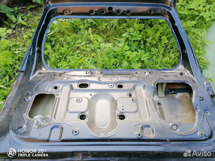 Дверь багажника 3-5 Suzuki Grand Vitara 2005-2016