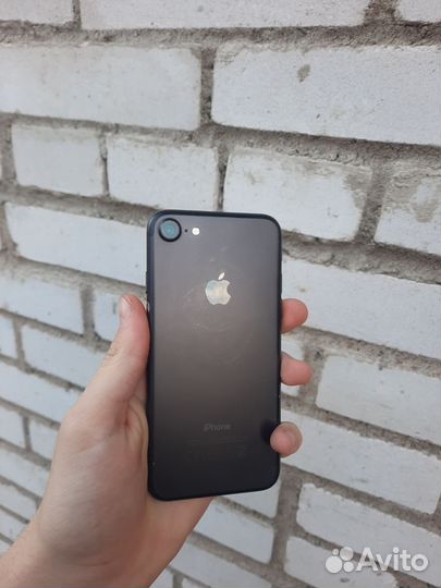iPhone 7, 32 ГБ