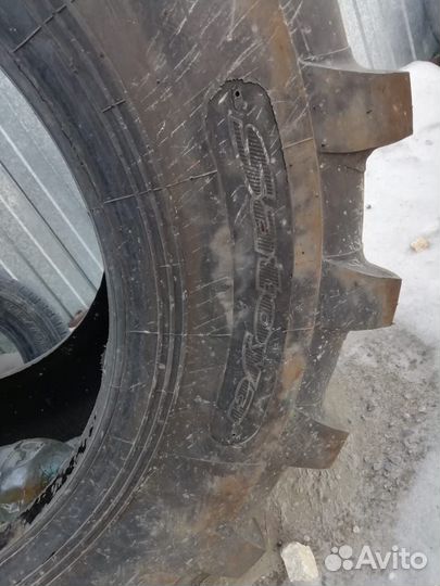 Шина для экскаватора-погрузчика