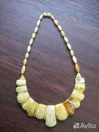 Янтарное колье. Янтарь