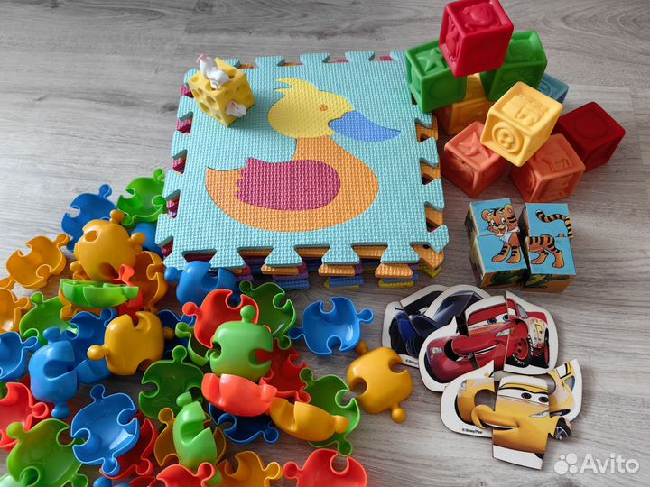 Игрушки для малышей пакетом