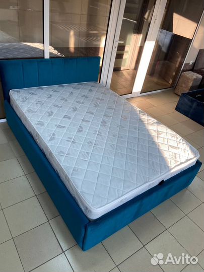 Кровать 140х200 с матрасом