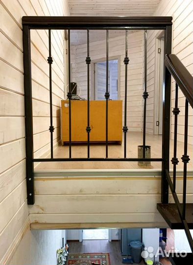 Металлические лестницы с поворотом