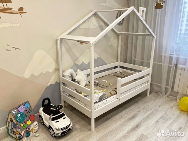 Кровать домик