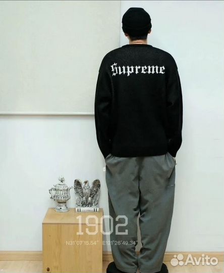 Свитер Supreme Snow White