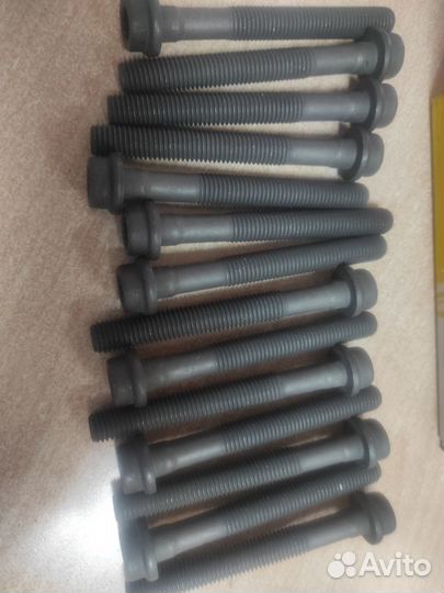 Комплект болтов ГБЦ metcedes w124 w201 85-97