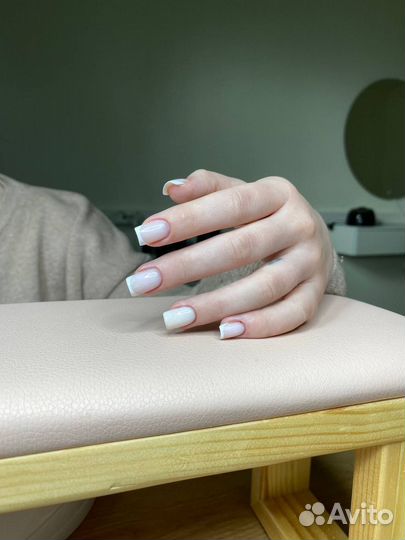 Модель на маникюр