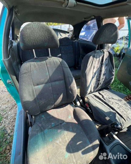 В Разборе купэ седан Hyundai Accent 1996 г.в