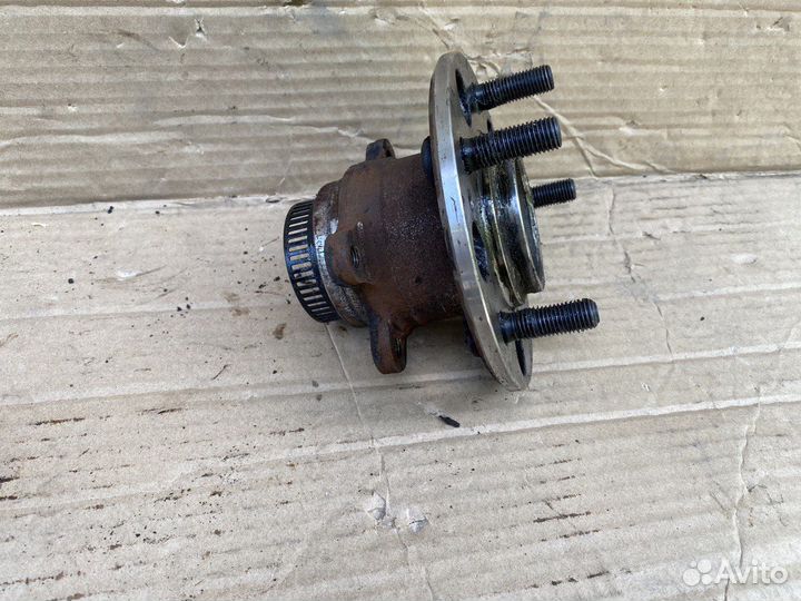 Ступица задняя в сборе с подшипником