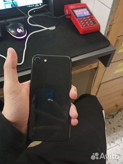 iPhone SE, 128 ГБ