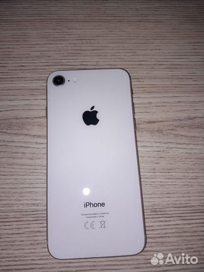 Телефон iPhone 8 64 gb