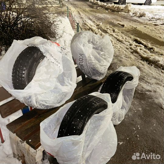 Landsail Ice Star IS33 215/65 R16 102