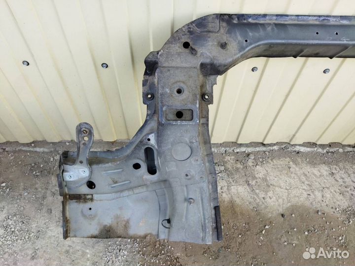 Балка поперечная передняя Land Rover Range Rover