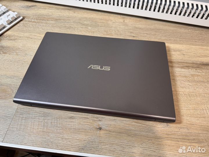 Свежий Asus i3gen7/8/256ssd/mx110 2gb