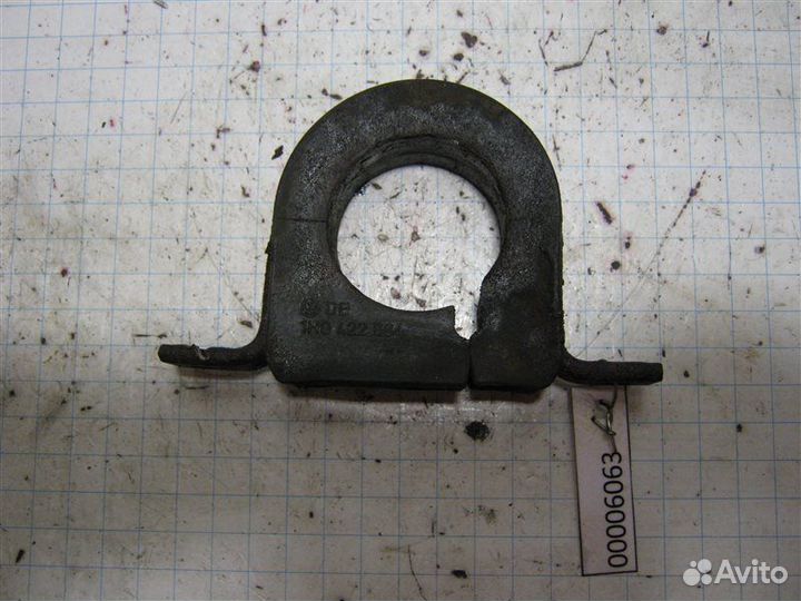 С/блок рулевой рейки и хомут металлический