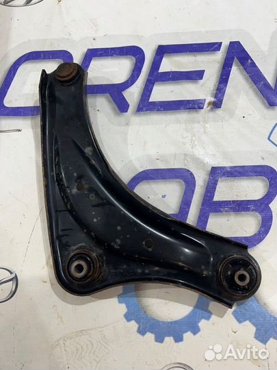 Рычаг подвески нижний передний правый Nissan Juke