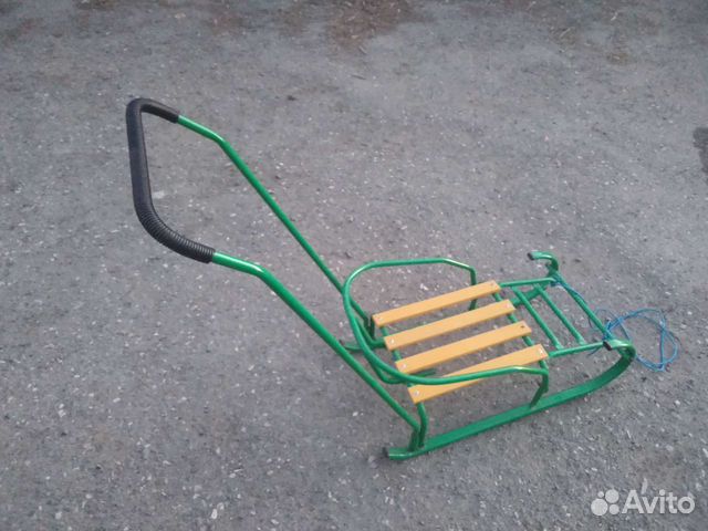 Санки с ручкой