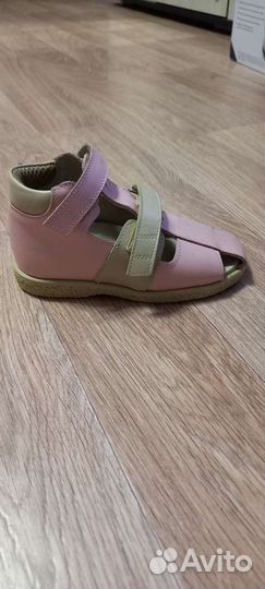 Босоножки для девочки