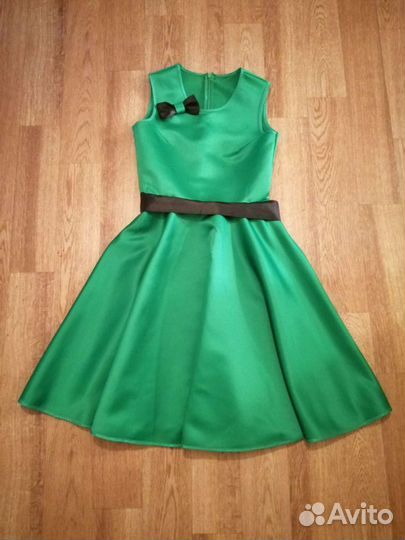 Красивое платье 40-42 размер