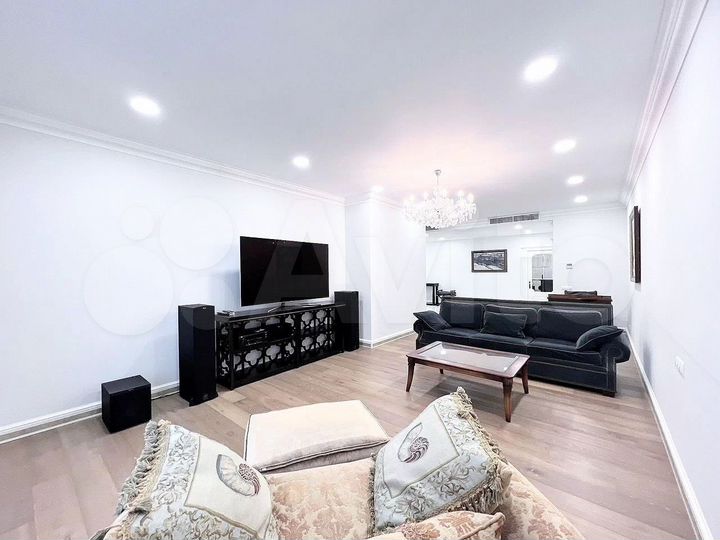 4-к. квартира, 205 м², 4/7 эт.