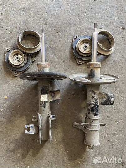 Амортизаторы передние Nissan Teana J32