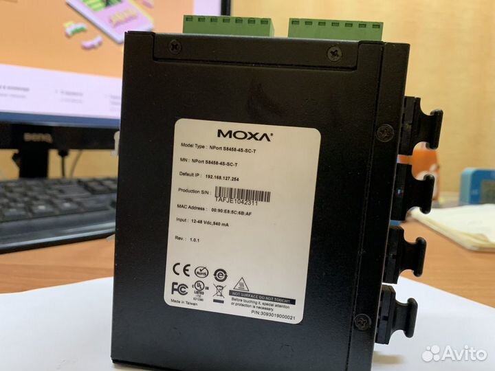 Moxa Nport S8458 - 4S - SC - T