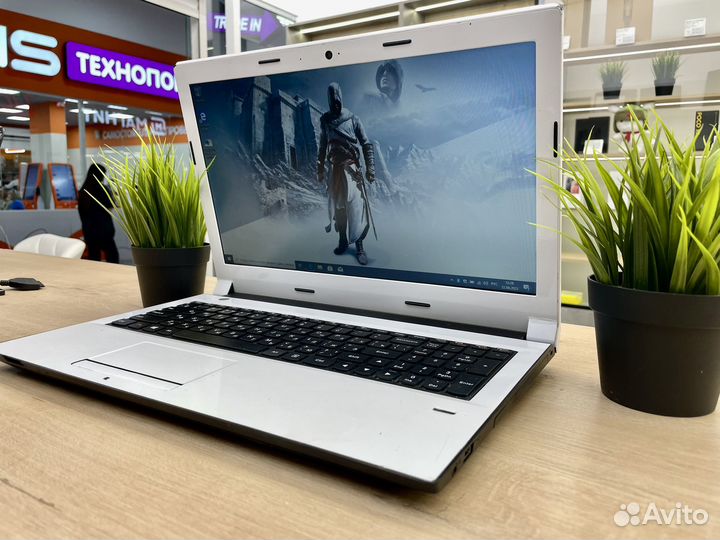 Ноутбук Lenovo 4 ядра 8Gb Nvidia SSD