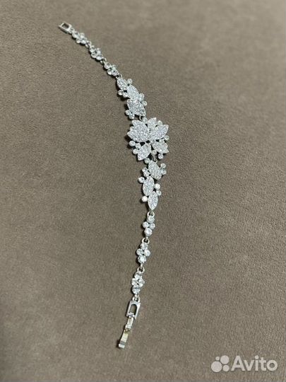 Браслет со стразами