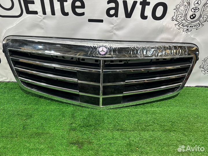 Решетка радиатора Mercedes W212