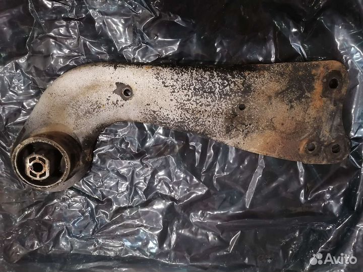 Продольный рычаг задней подвески Volkswagen Golf 6