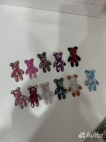 Брелки ручной работы с браслетом из бисера